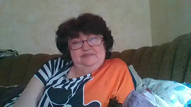 Snapshot of MilaSky5303 chatting on 10/14/25, 11:55 MilaSky5303 online show from 10/14/25, 11:55