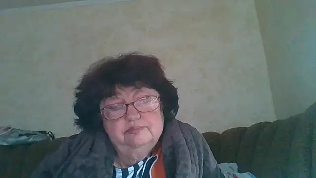 Snapshot of MilaSky5303 chatting on 10/16/25, 10:27 MilaSky5303 online show from 10/16/25, 10:27