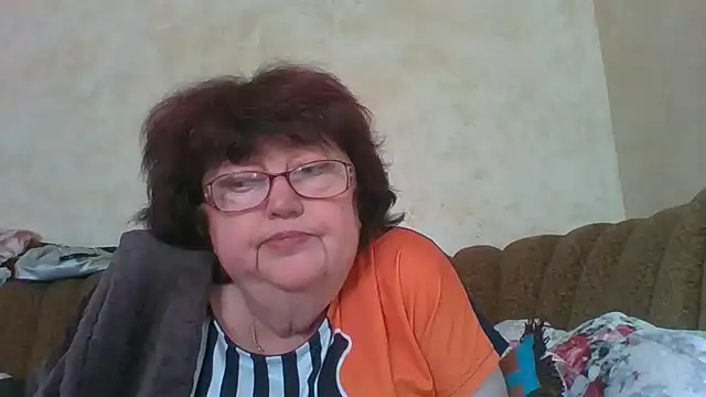 Snapshot of MilaSky5303 chatting on 10/21/25, 11:22 MilaSky5303 online show from 10/21/25, 11:22