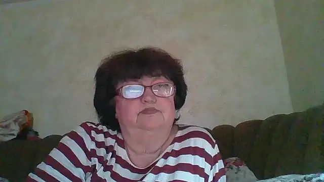 Snapshot of MilaSky5303 chatting on 10/26/25, 10:32 MilaSky5303 online show from 10/26/25, 10:32