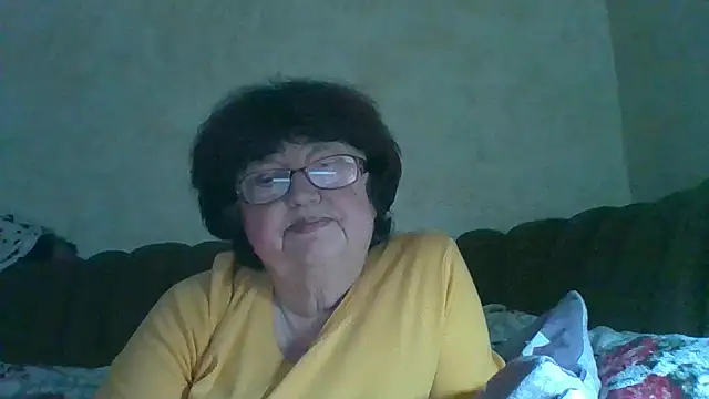 Snapshot of MilaSky5303 chatting on 10/27/25, 10:41 MilaSky5303 online show from 10/27/25, 10:41