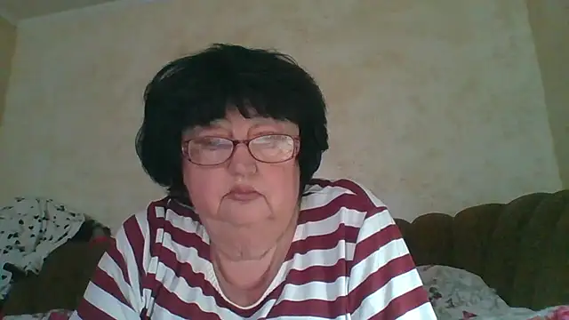 Snapshot of MilaSky5303 chatting on 10/30/25, 11:22 MilaSky5303 online show from 10/30/25, 11:22