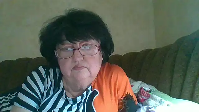 Snapshot of MilaSky5303 chatting on 11/04/25, 11:42 MilaSky5303 online show from 11/04/25, 11:42