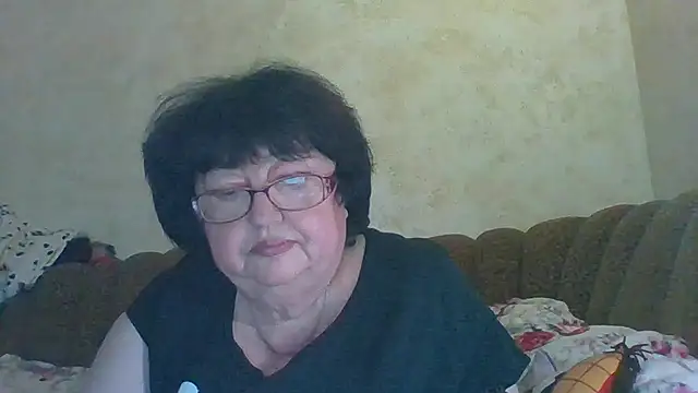 Snapshot of MilaSky5303 chatting on 11/08/25, 11:10 MilaSky5303 online show from 11/08/25, 11:10