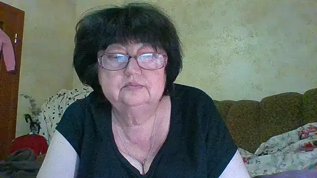 Snapshot of MilaSky5303 chatting on 11/19/25, 07:58 MilaSky5303 online show from 11/19/25, 07:58