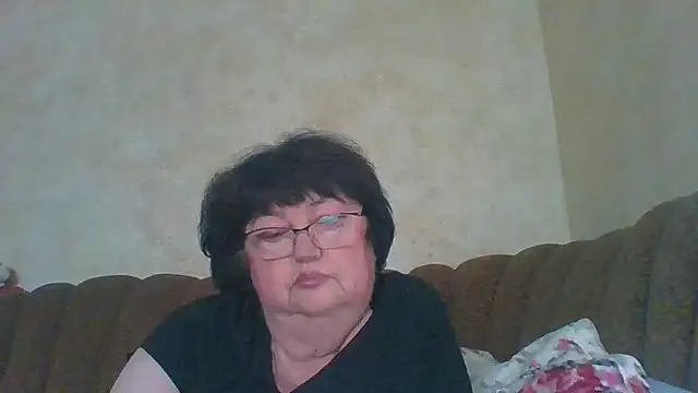 Snapshot of MilaSky5303 chatting on 11/22/25, 07:18 MilaSky5303 online show from 11/22/25, 07:18