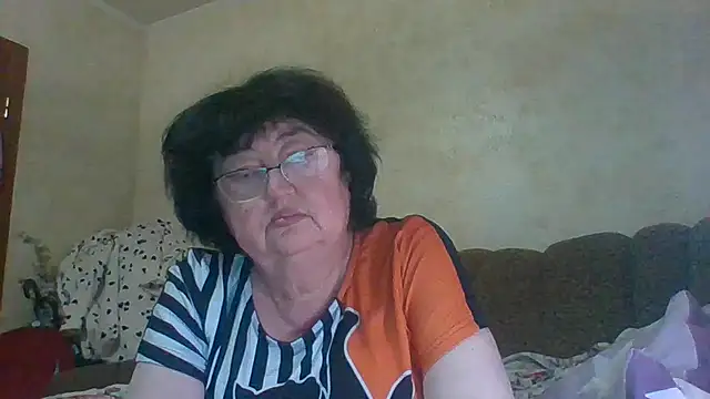 Snapshot of MilaSky5303 chatting on 11/30/25, 04:11 MilaSky5303 online show from 11/30/25, 04:11