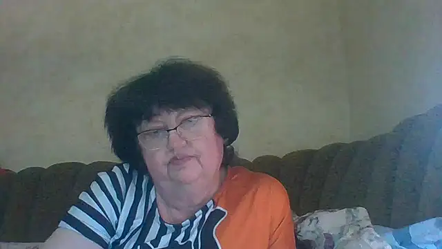 Snapshot of MilaSky5303 chatting on 12/01/25, 03:39 MilaSky5303 online show from 12/01/25, 03:39