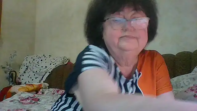 MilaSky5303 online show from 12/18/25, 12:00