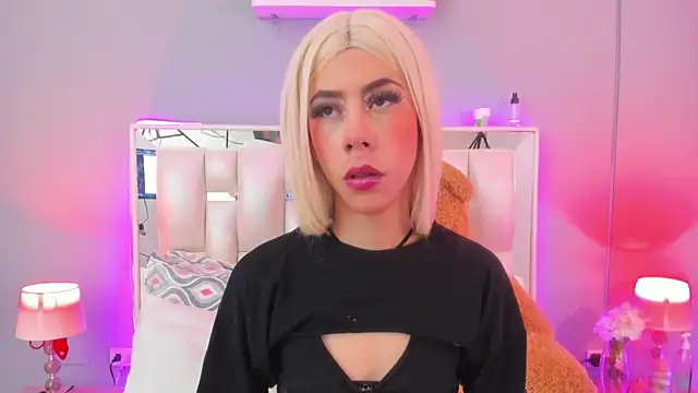 Darlyn tenderhot   online show from 10/12/25, 11:15