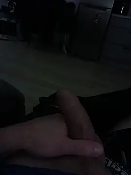 Snapshot of studdd716 chatting on 12/17/25, 04:02 studdd716 online show from 12/17/25, 04:02