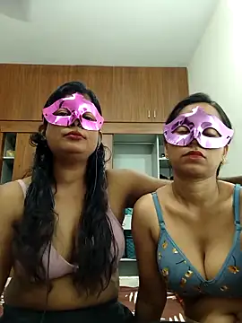 your chandni04 online show from 10/10/25, 07:51