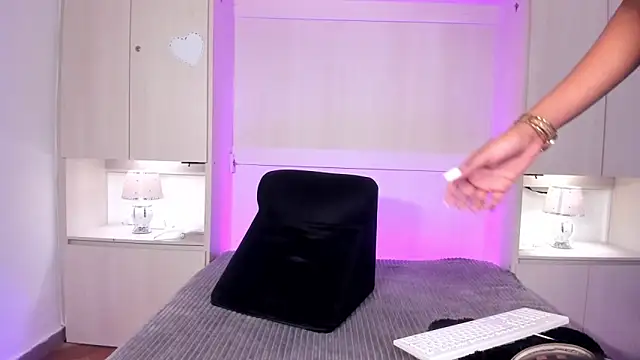 Stefannyevans  online show from 05/14/26, 01:07