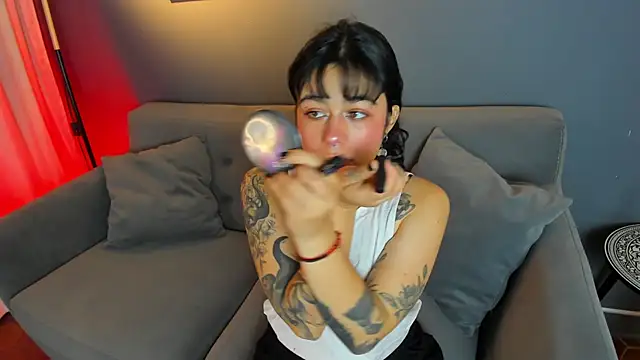 flower smith  online show from 12/18/25, 11:38