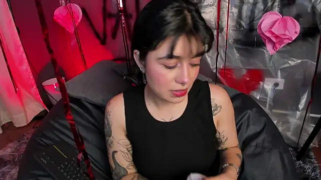 flower smith  online show from 02/15/26, 02:03