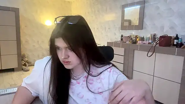 CarylWeatherholtz online show from 12/18/25, 12:22