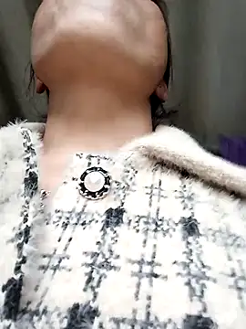 Snapshot of Maymay0033 chatting on 11/16/25, 09:37 Maymay0033 online show from 11/16/25, 09:37