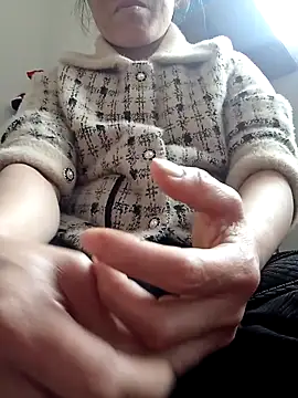 Snapshot of Maymay0033 chatting on 11/18/25, 06:51 Maymay0033 online show from 11/18/25, 06:51