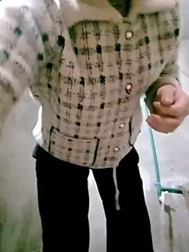 Snapshot of Maymay0033 chatting on 12/01/25, 11:54 Maymay0033 online show from 12/01/25, 11:54