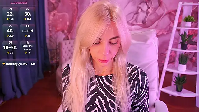 BellaRayyy online show from 11/15/25, 03:15