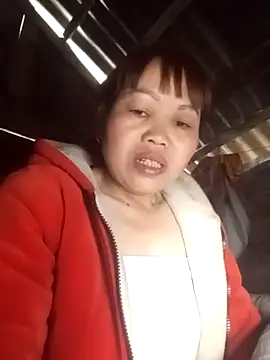  YooY  online show from 12/03/25, 12:40