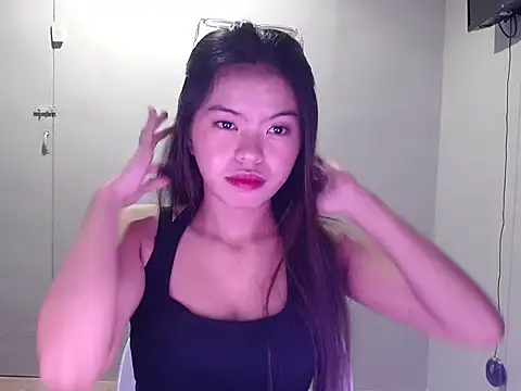 Snapshot of nathalie_x chatting on 10/31/25, 03:24 nathalie x online show from 10/31/25, 03:24