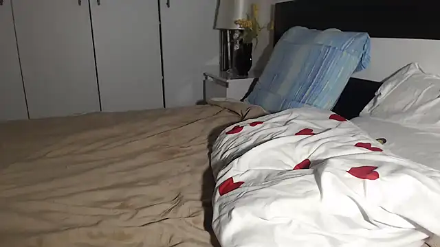 Snapshot of petite_danielle chatting on 11/03/25, 06:20 petite danielle online show from 11/03/25, 06:20