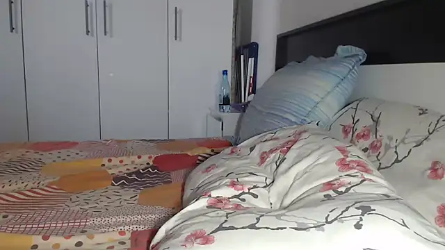 petite danielle online show from 06/17/26, 04:48