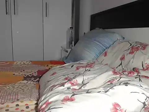 petite danielle online show from 06/24/26, 09:19