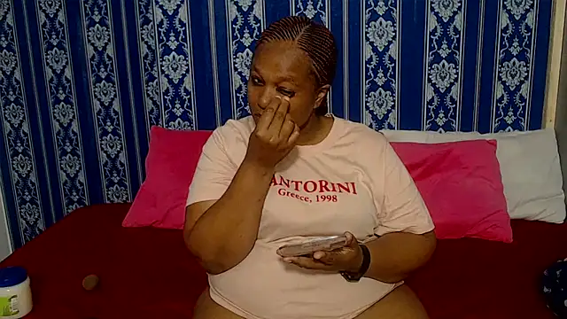 JUICEYLIPS333 online show from 12/04/25, 05:54