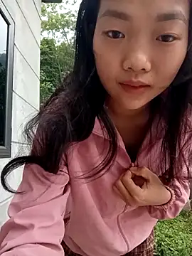 Snapshot of Ananine chatting on 04/02/26, 11:02 Ananine online show from 04/02/26, 11:02