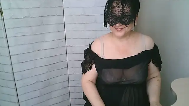 Helen xi  online show from 05/26/26, 05:14