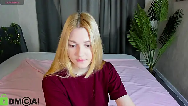 Sylvia Ortiz online show from 10/25/25, 09:06