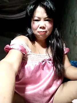 lusy-00 online show from 12/18/25, 10:49