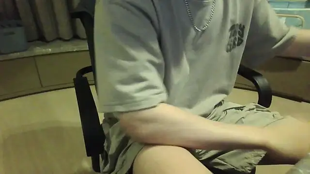 Snapshot of msk2004_06 chatting on 10/12/25, 10:14 msk2004 06 online show from 10/12/25, 10:14