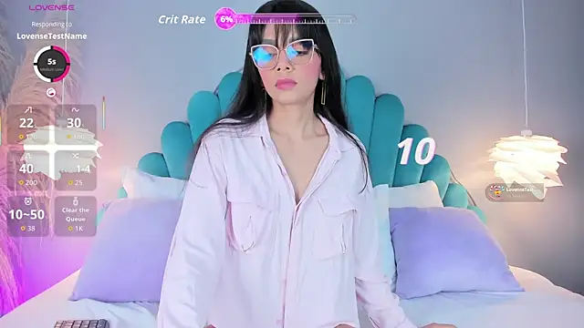 AlassiaHocthner online show from 11/24/25, 11:43