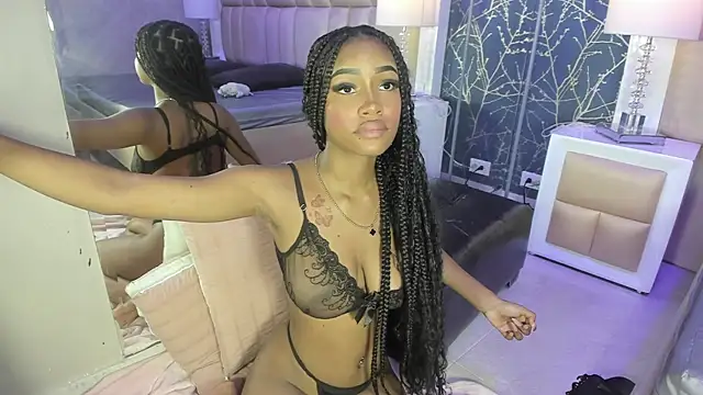 Snapshot of JulitPink chatting on 11/30/25, 11:47 JulitPink online show from 11/30/25, 11:47