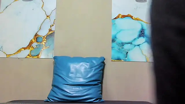 DOUGLAS 099 online show from 11/12/25, 01:22