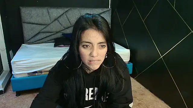 LiaMonroee  online show from 11/21/25, 11:53