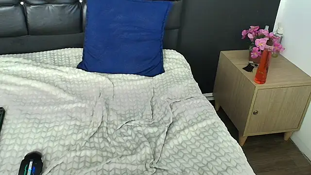 LiaMonroee  online show from 01/05/26, 05:27