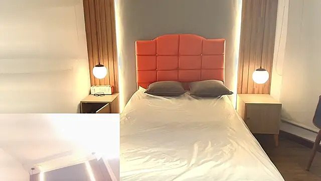 LiaMonroee  online show from 02/25/26, 12:15