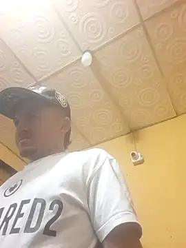 Snapshot of Loquendo2201 chatting on 09/08/25, 11:15 Loquendo2201 online show from 09/08/25, 11:15