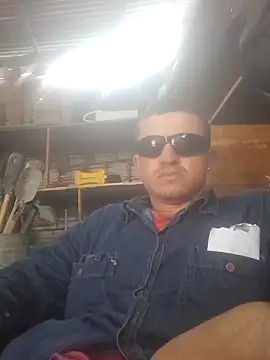 Snapshot of Loquendo2201 chatting on 09/15/25, 05:35 Loquendo2201 online show from 09/15/25, 05:35
