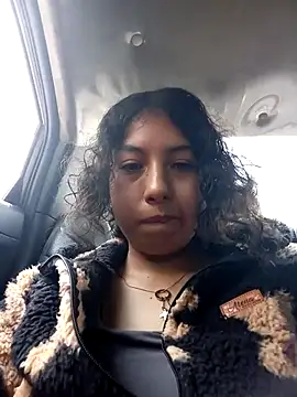 Snapshot of Syndel23 chatting on 01/17/26, 04:33 Syndel23 online show from 01/17/26, 04:33