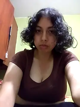 Snapshot of Syndel23 chatting on 02/17/26, 03:03 Syndel23 online show from 02/17/26, 03:03