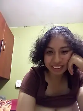 Snapshot of Syndel23 chatting on 02/18/26, 01:34 Syndel23 online show from 02/18/26, 01:34