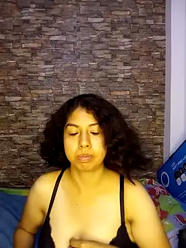 Snapshot of Syndel23 chatting on 04/02/26, 12:36 Syndel23 online show from 04/02/26, 12:36