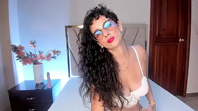 AmaraYasbel online show from 02/12/26, 06:36