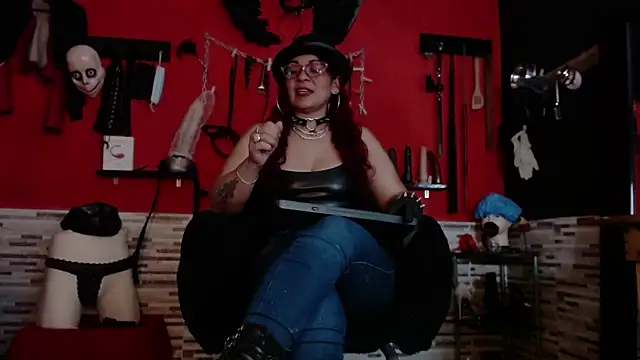 Miss Mirandaa online show from 10/31/25, 01:39