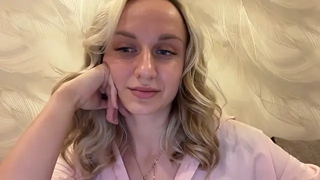 AdeleEverhart online show from 12/02/25, 07:20